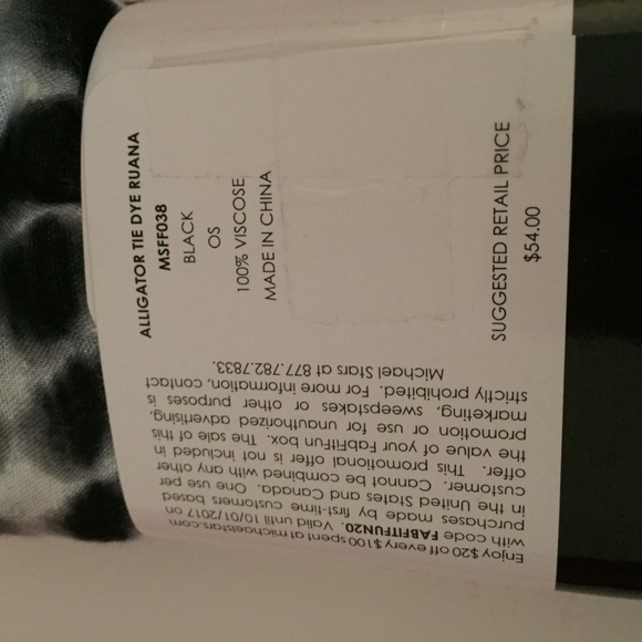 Michael Stars Ruana Scarf Sarong - Picture 2 of 3